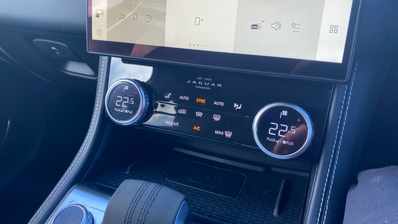 Jaguar F-Pace 2.0 D200 R-Dynamic Black 5dr Auto AWD Diesel Estate